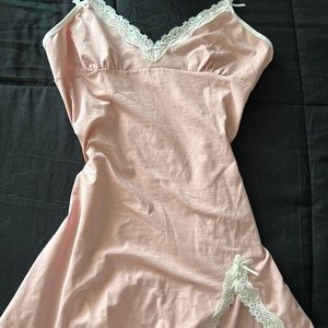 Lace mini pink dress 💕